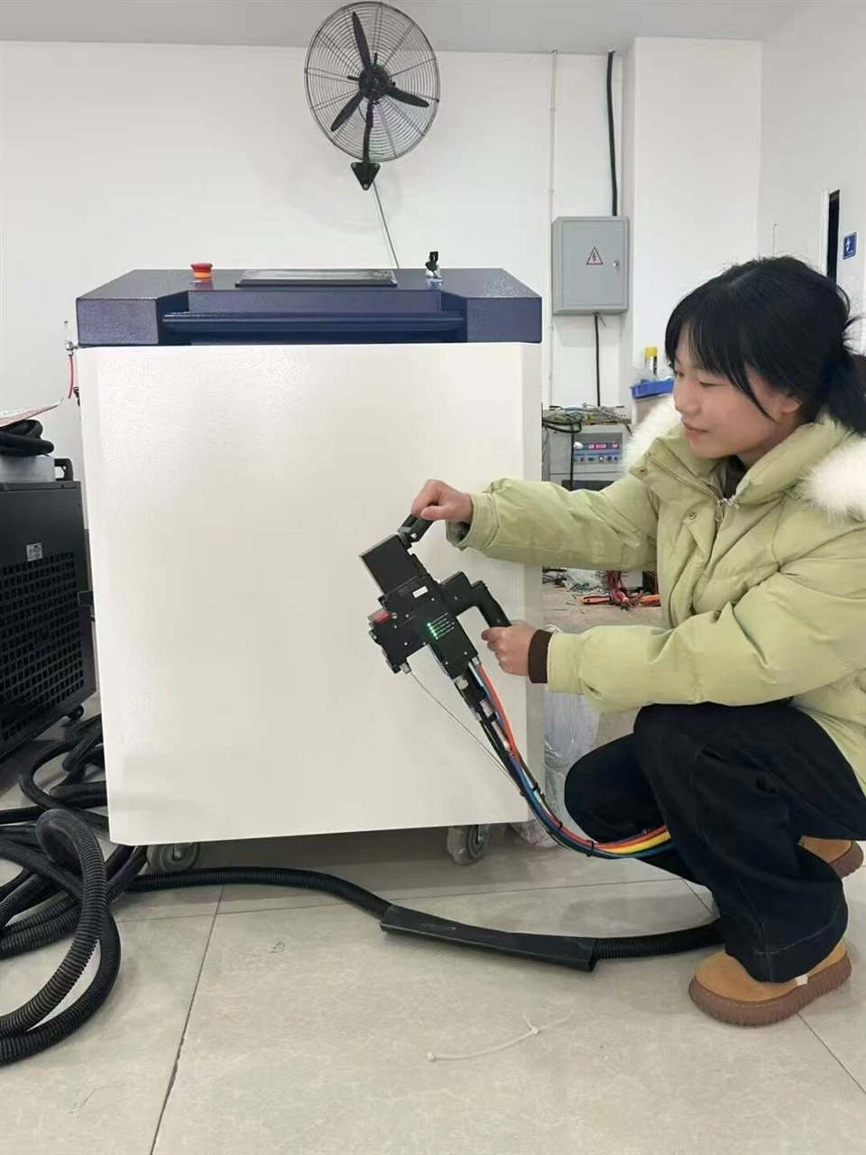 Industrial 6000W High Power Laser Cleaning Agent For Power Plant Pollutant Removal