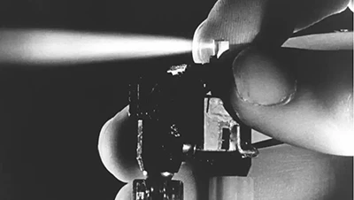 Tre aziende corrono per sviluppare il laser più utilizzato