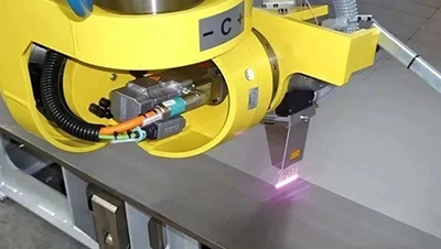 La tecnologia di pulizia laser rimodella nuovi standard nella produzione comp...